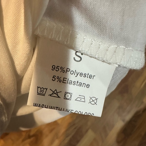 Stylish Camouflage Tank Top in Gray - Picture 3 of 3